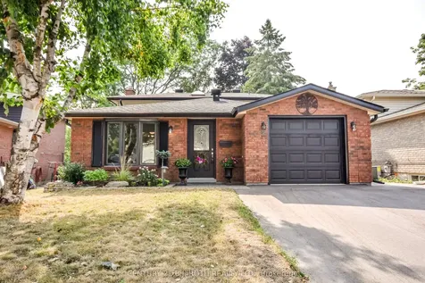 49 Ridgeway Avenue Barrie ON L4N 5M2