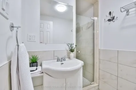 49 Ridgeway Avenue Barrie ON L4N 5M2