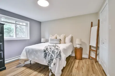 49 Ridgeway Avenue Barrie ON L4N 5M2