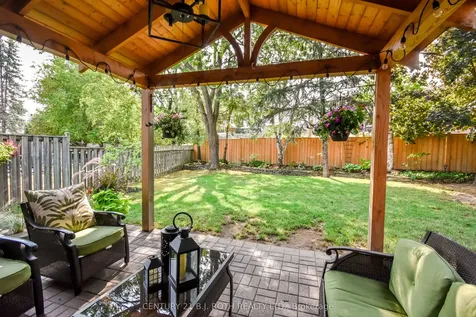 49 Ridgeway Avenue Barrie ON L4N 5M2