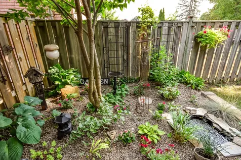 49 Ridgeway Avenue Barrie ON L4N 5M2