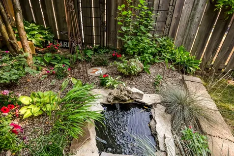 49 Ridgeway Avenue Barrie ON L4N 5M2