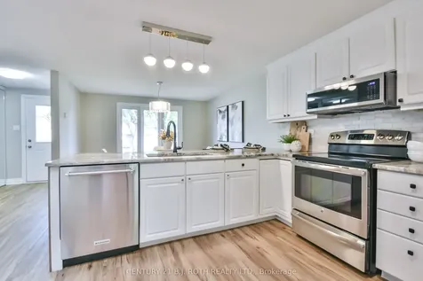 49 Ridgeway Avenue Barrie ON L4N 5M2