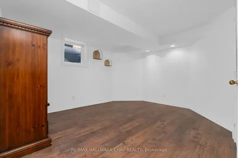 29 Benson Drive Barrie ON L4N 7Y1