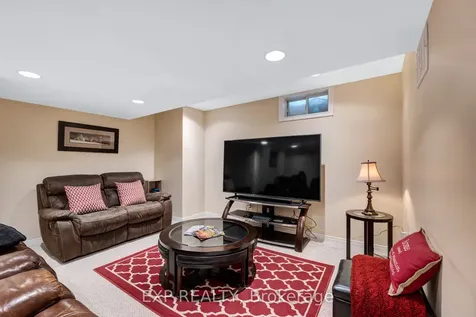 228 Mapleton Avenue S Barrie ON L4N 8T3