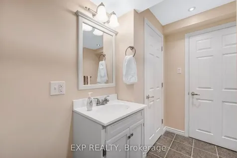 228 Mapleton Avenue S Barrie ON L4N 8T3