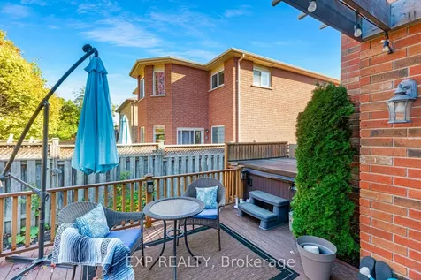 228 Mapleton Avenue S Barrie ON L4N 8T3