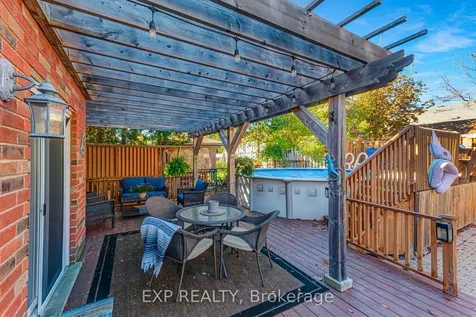 228 Mapleton Avenue S Barrie ON L4N 8T3