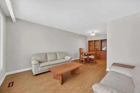 15 Curtiss Court Barrie ON L4M 2M6