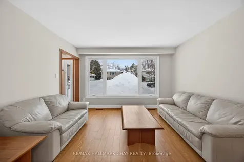 15 Curtiss Court Barrie ON L4M 2M6