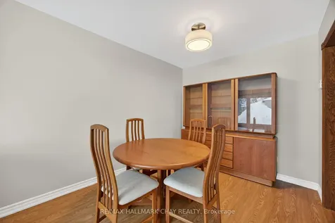 15 Curtiss Court Barrie ON L4M 2M6