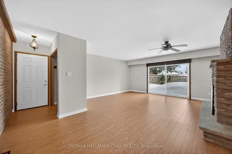 15 Curtiss Court Barrie ON L4M 2M6