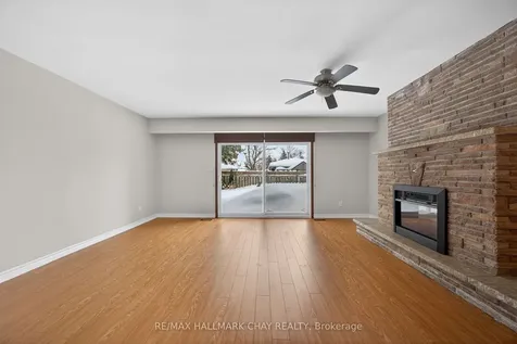 15 Curtiss Court Barrie ON L4M 2M6