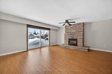 15 Curtiss Court Barrie ON L4M 2M6