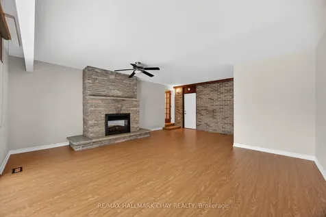 15 Curtiss Court Barrie ON L4M 2M6