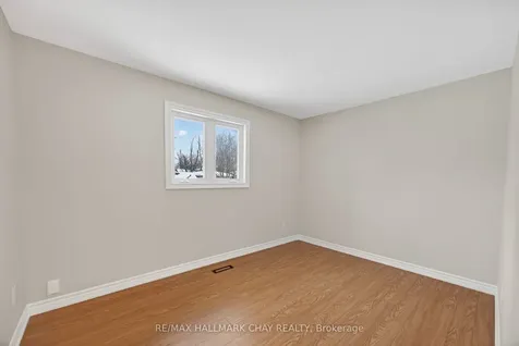 15 Curtiss Court Barrie ON L4M 2M6