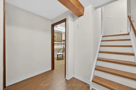 15 Curtiss Court Barrie ON L4M 2M6