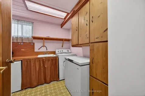 15 Curtiss Court Barrie ON L4M 2M6