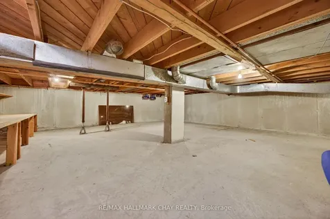 15 Curtiss Court Barrie ON L4M 2M6