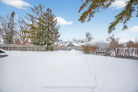 15 Curtiss Court Barrie ON L4M 2M6