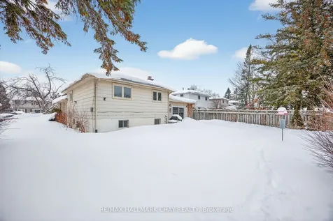 15 Curtiss Court Barrie ON L4M 2M6