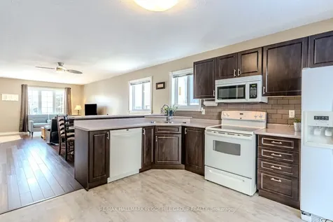 172 Sundew Drive Barrie ON L4N 9M9