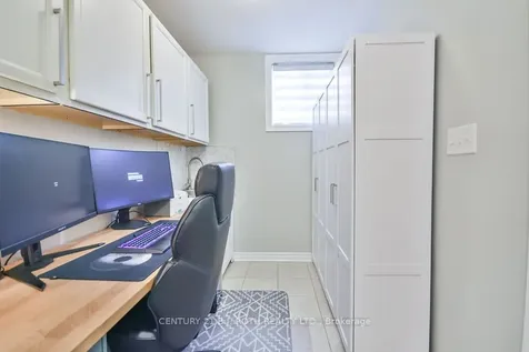 63 The Queensway N/a Barrie ON L4M 7J3