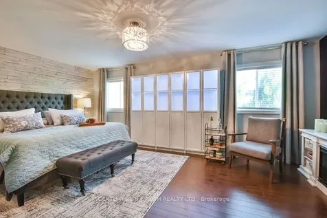 63 The Queensway N/a Barrie ON L4M 7J3