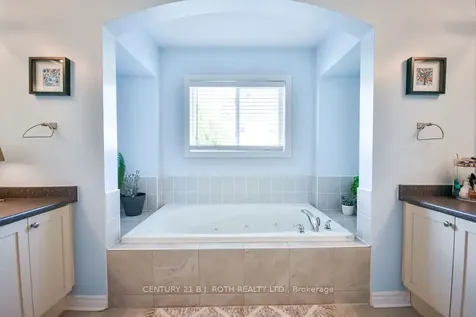 63 The Queensway N/a Barrie ON L4M 7J3