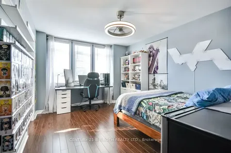 63 The Queensway N/a Barrie ON L4M 7J3