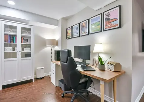 63 The Queensway N/a Barrie ON L4M 7J3