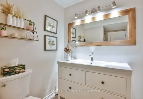 63 The Queensway N/a Barrie ON L4M 7J3