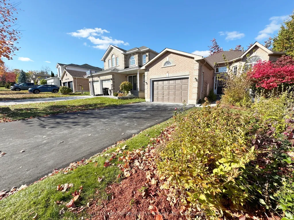 18 Forest Dale Drive Barrie ON L4M 6M7