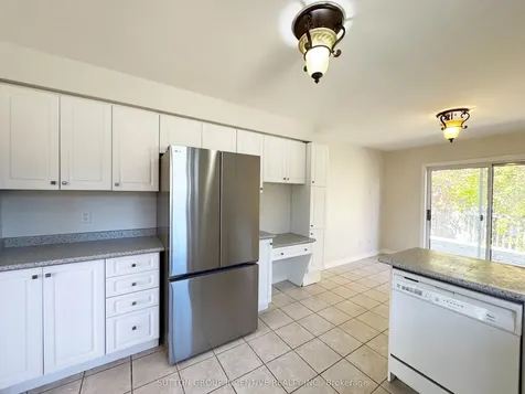 18 Forest Dale Drive Barrie ON L4M 6M7