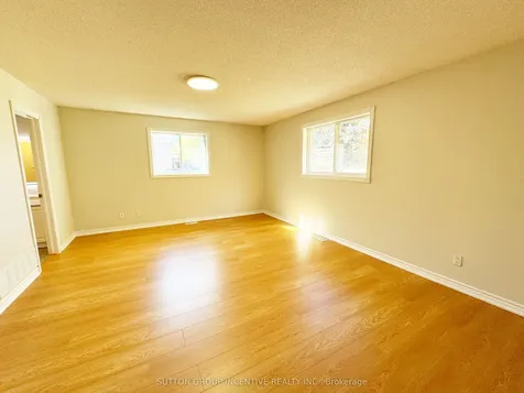 18 Forest Dale Drive Barrie ON L4M 6M7