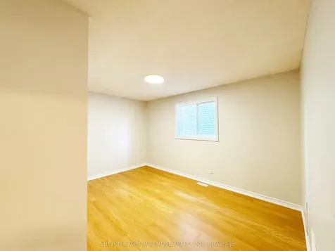 18 Forest Dale Drive Barrie ON L4M 6M7