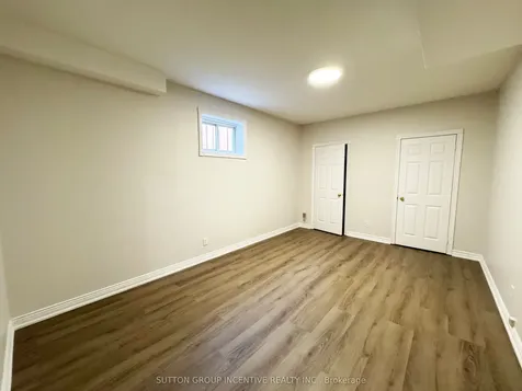 18 Forest Dale Drive Barrie ON L4M 6M7