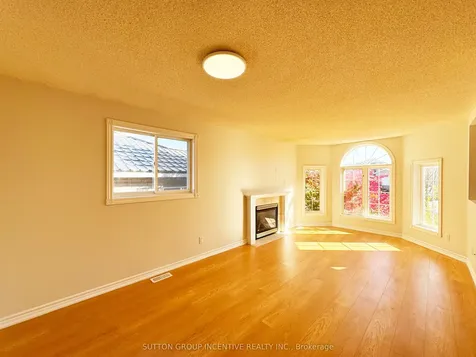 18 Forest Dale Drive Barrie ON L4M 6M7