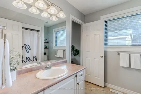 236 Pringle Drive Barrie ON L4N 0P4