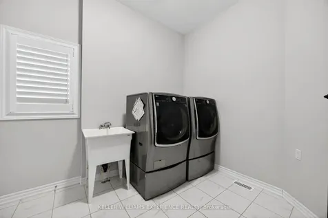 35 Muirfield Drive Barrie ON L4N 6J9