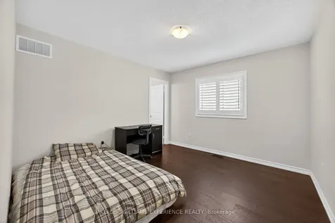 35 Muirfield Drive Barrie ON L4N 6J9