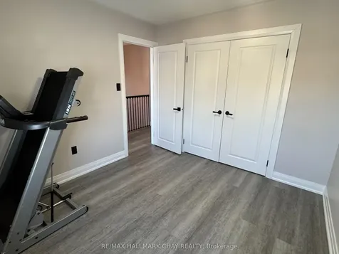 49 Catherine Drive Barrie ON L4N 0Y5