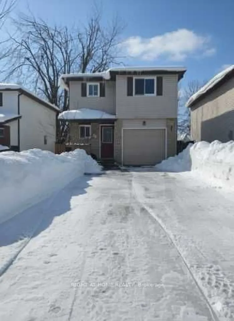 75 Corbett Drive Barrie ON L4M 5V5