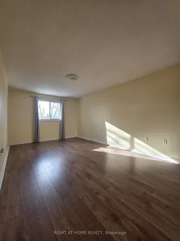 75 Corbett Drive Barrie ON L4M 5V5