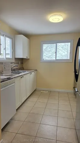 75 Corbett Drive Barrie ON L4M 5V5