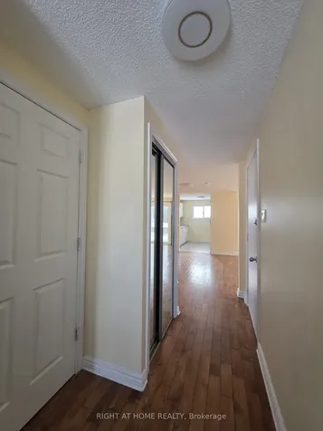 75 Corbett Drive Barrie ON L4M 5V5