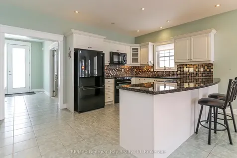 210 Wycliffe Cove N/a Tay ON L0K 2A0