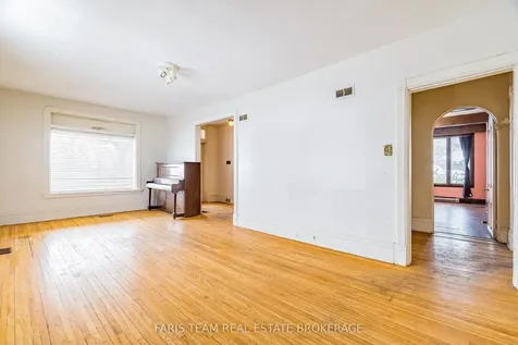 170 Kempenfelt Drive Barrie ON L4M 1C2