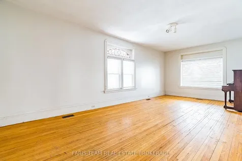 170 Kempenfelt Drive Barrie ON L4M 1C2