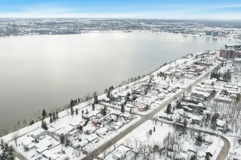 170 Kempenfelt Drive Barrie ON L4M 1C2